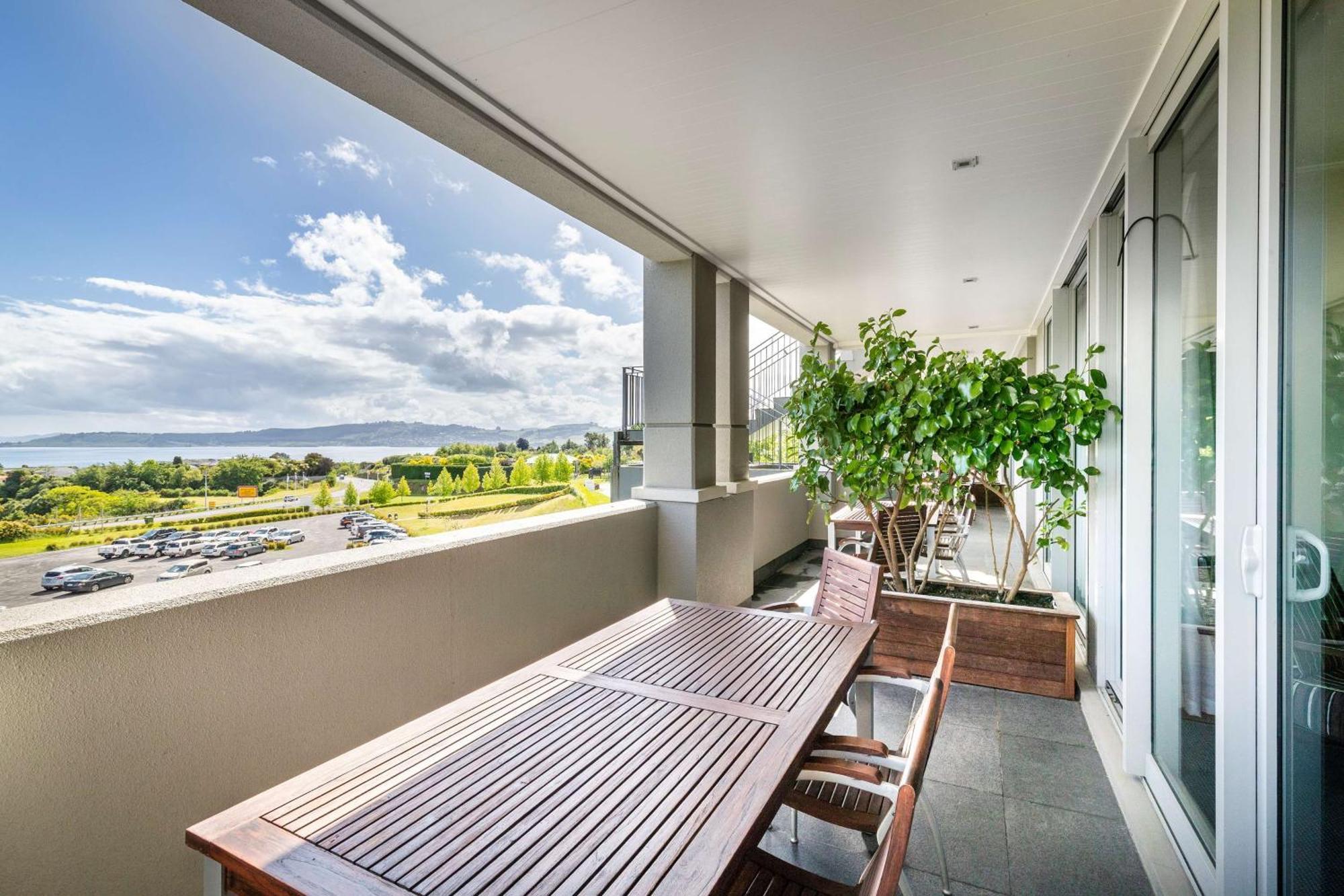 Hilton Lake Lago Taupo Esterno foto